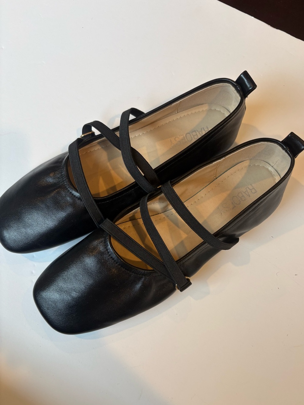 Raboesy Cult Favorite Black Leather Flats Shoes 9.5 NWOT